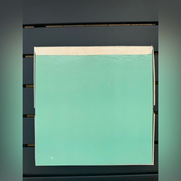 1973 "Christmas on the Farm" Avon Christmas 1st Edition Plate - Picture 6 of 6